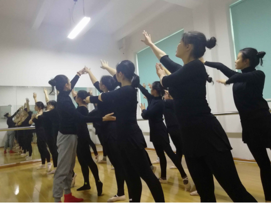 亚洲欧美日韩中文字幕在线